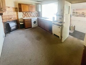 Kitchen Diner- click for photo gallery